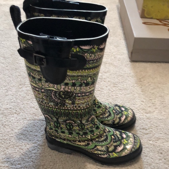 tall rain boots - Picture 2 of 2